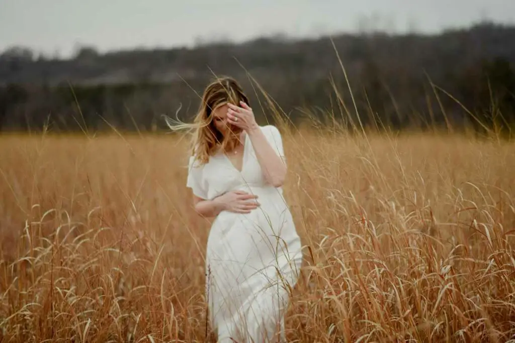 What Is The Best Venue For Pregnancy Photoshoot?