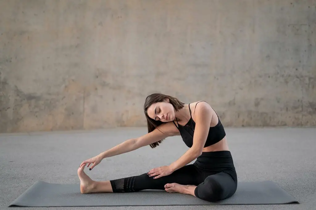 Does Stretching Help Women Who Experience Round Ligament Pain?